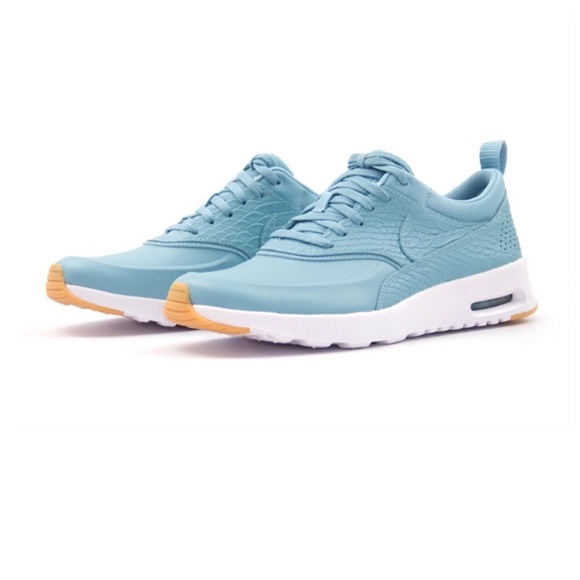 Nike Shoes - NWOB Nike airmax Thea